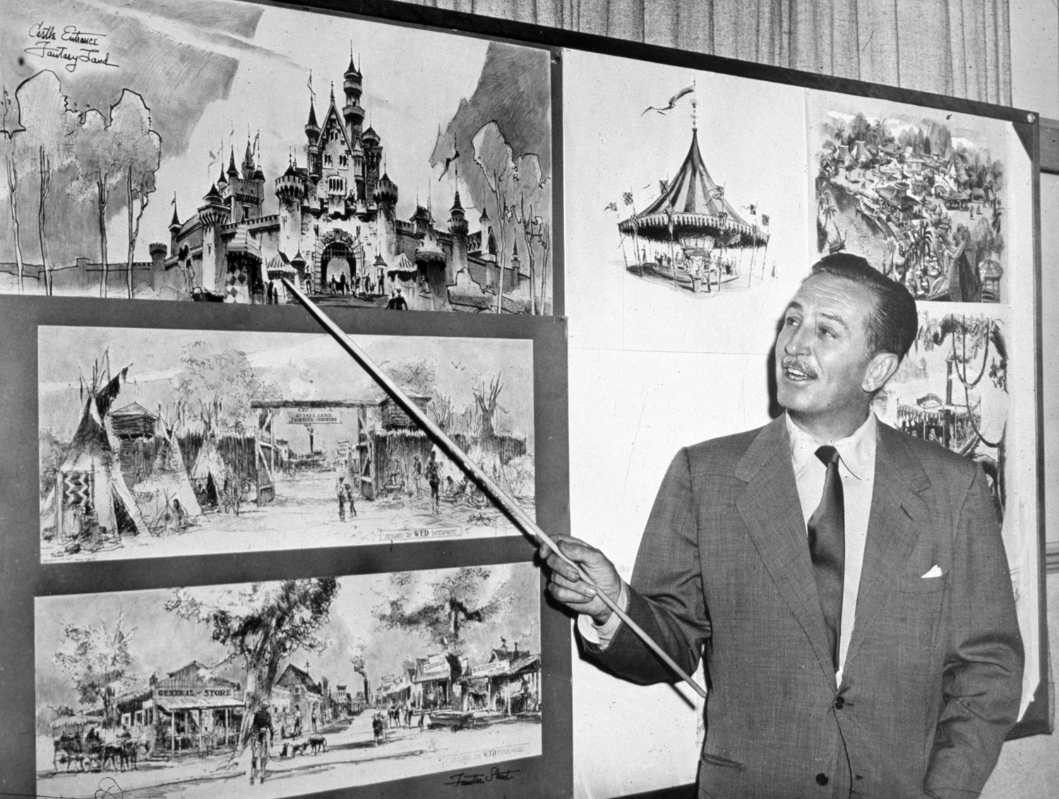 Walt_Disney_Disneyland.png