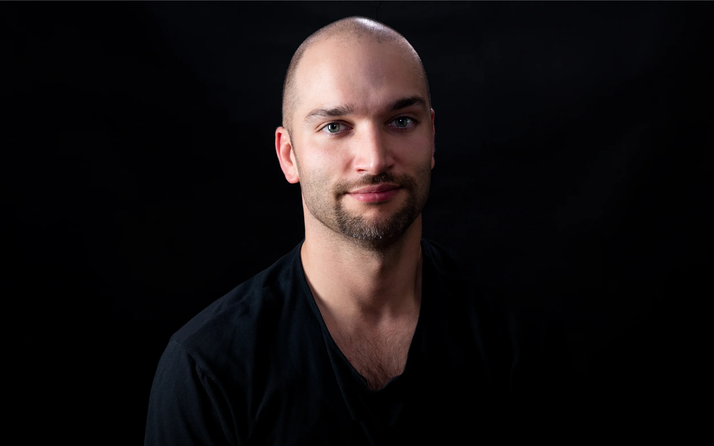 Nicholas_Menashe_Portriat.jpg