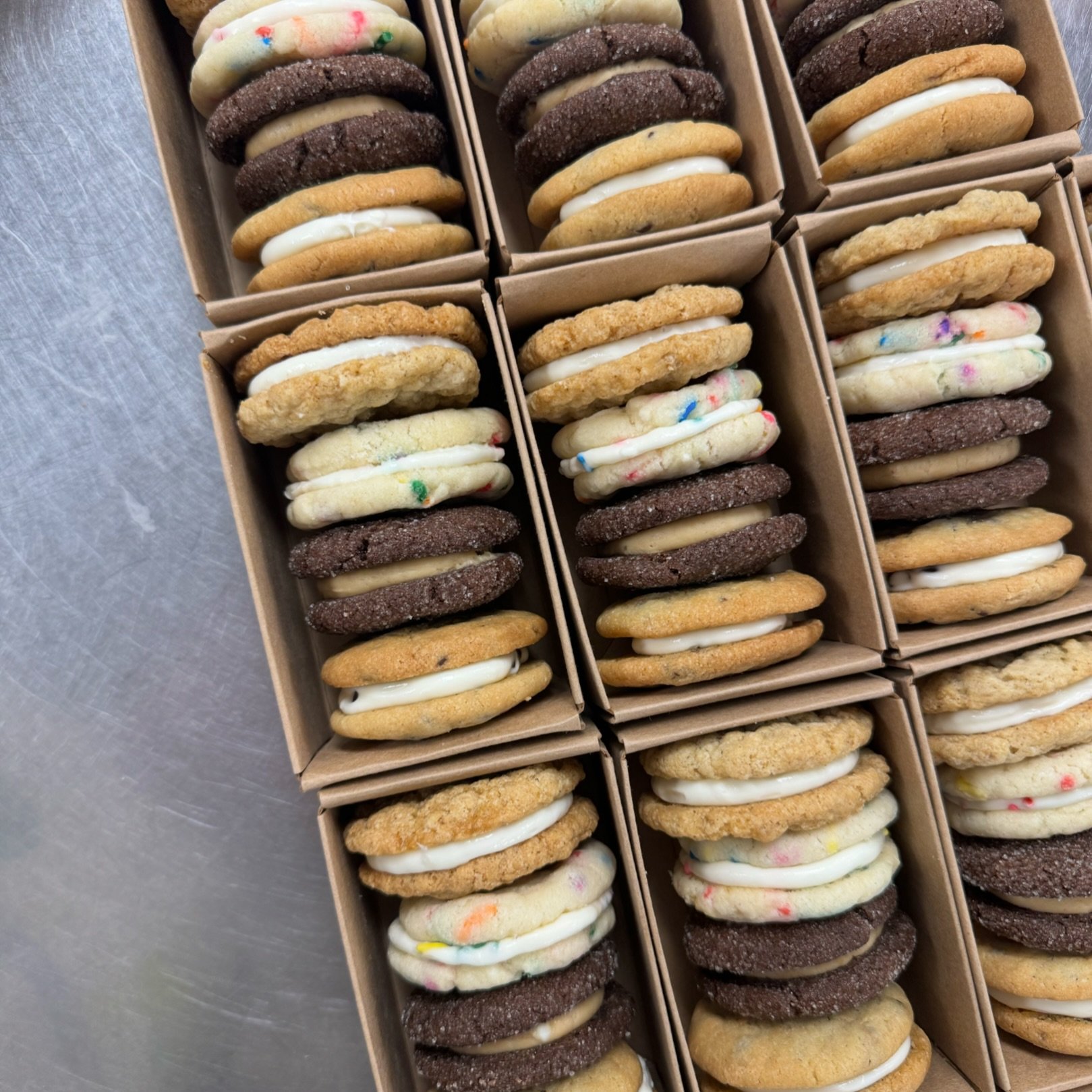 Mini cookie sandwich packs✨
💜Chocolate fudge Cookies with Peanut butter cheesecake
💜Birthday Cookies with Sprinkle cheesecake
💜Oatmeal cream pies
💜Chocolate chip cookies with chocolate chip cheesecake 

Available at all locations while supplies l