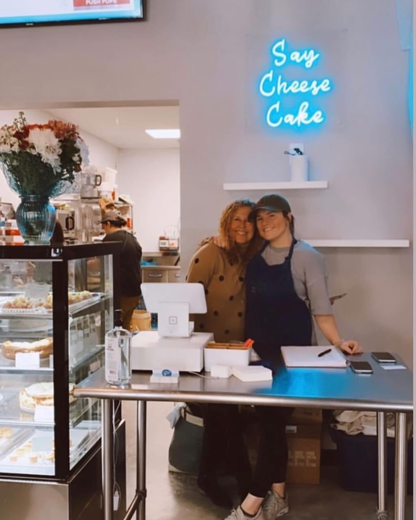 Happy Mother&rsquo;s Day🩵
Come treat your mom to something sweet🍰 or do what I&rsquo;m doing and bring her to work with you😂 (throwback pic to our first week open at Hilliard!) thankful for everything she does for me and her grand pup Woodford! 

