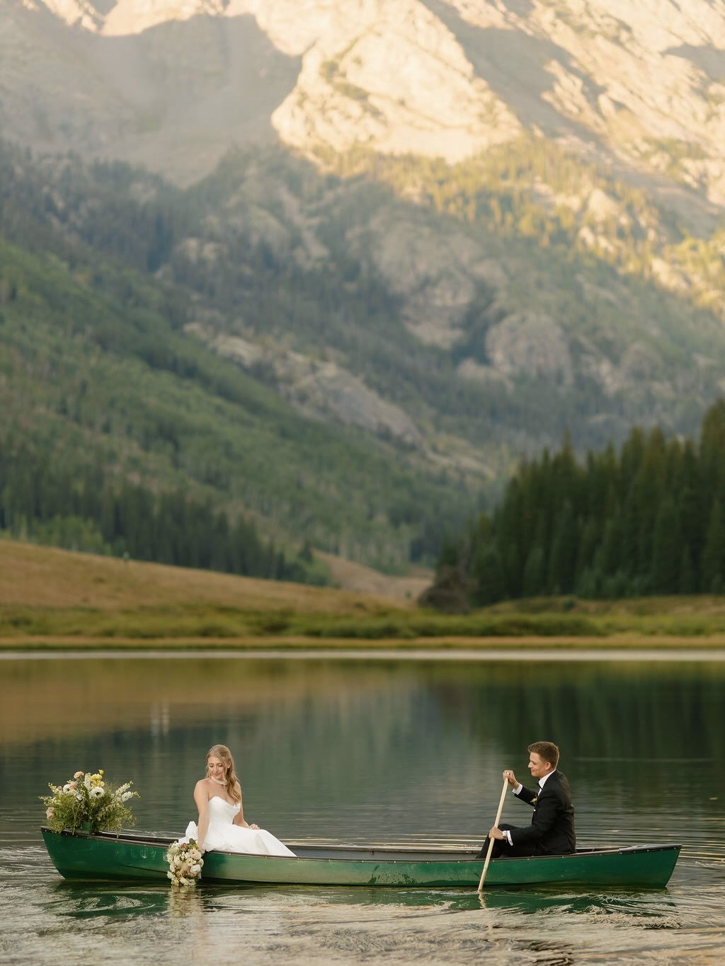 Looking back on Kayla and Alex&rsquo;s incredible day at @pineyriverranch 🥹 20 photos weren&rsquo;t nearly enough to capture how much love and emotion went into this day. From Alex making sure the perfect song was playing during their first look to 
