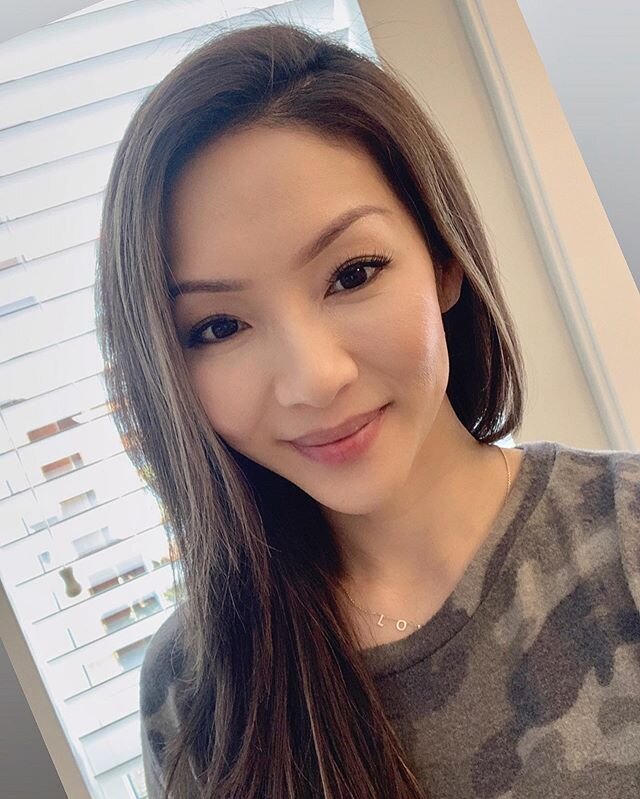 The face behind the brand ☺️
.
Hi guys, guys!!! -
Who am I? Jessica - Owner and Artist of the INK. Studio located in Vancouver, BC.
-
How long have I been in the permanent makeup industry?
My studio is been up open for almost 4 years but permanent ma