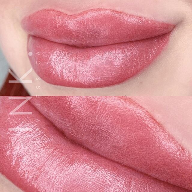 Lucious Mauve 👄⁣
⁣
My gorgeous client had beautiful lips to begin with but desired an every day tint of colour to wear that would allow her to just throw on some chapstick and go.
After some fun with the design and colour swatching, she decided to g