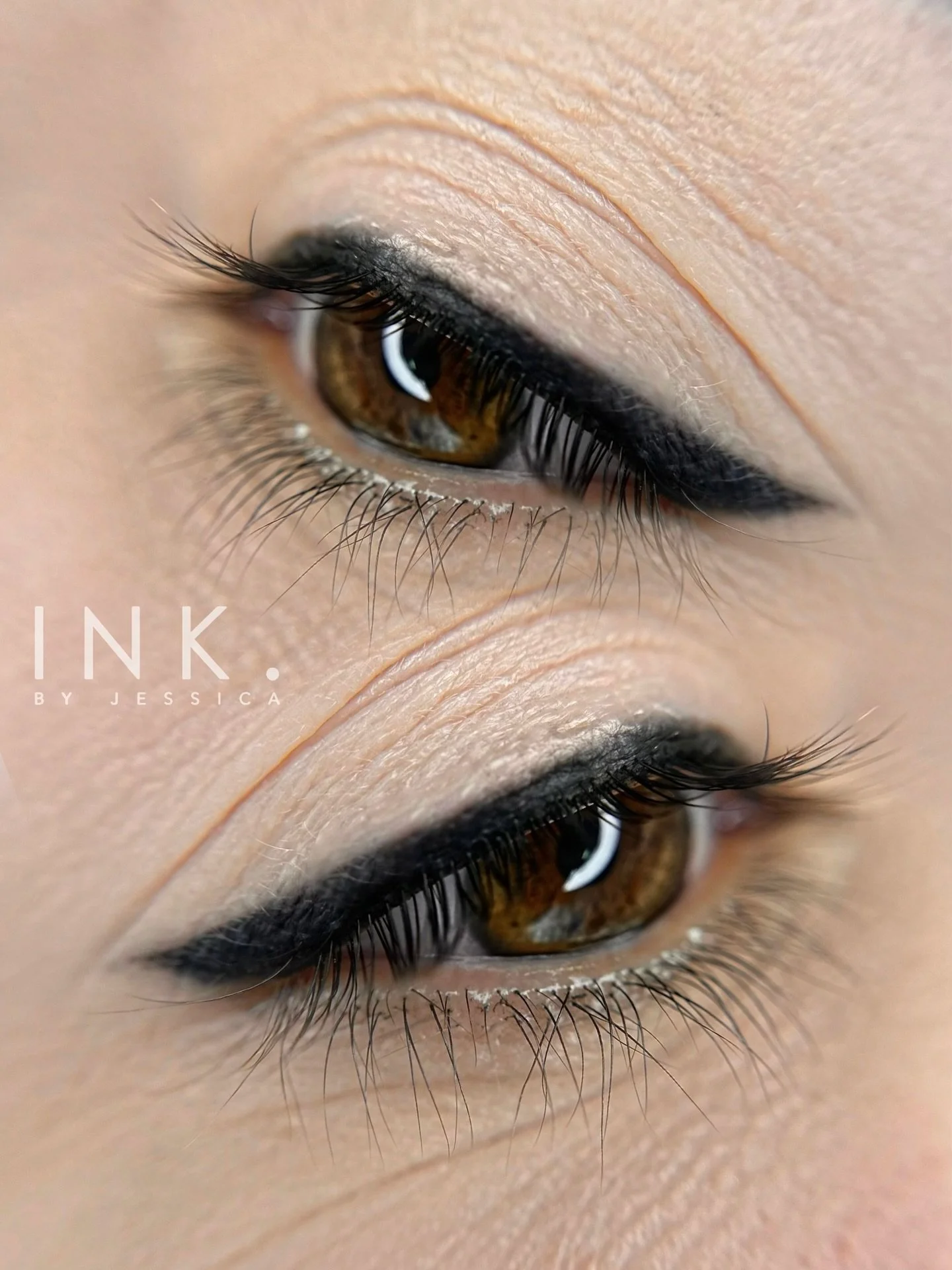 Giving you the full picture of how stunning and enhancing, permanent eyeliner can be.

SWIPE to see 😍

&bull; No pain
&bull; Quick healing
&bull; easy mornings
&bull; thickened lash line
&bull; lifted, wakened and refreshed

𝙃𝙞𝙩 𝙩𝙝𝙚 𝙢𝙚𝙨𝙨𝙖