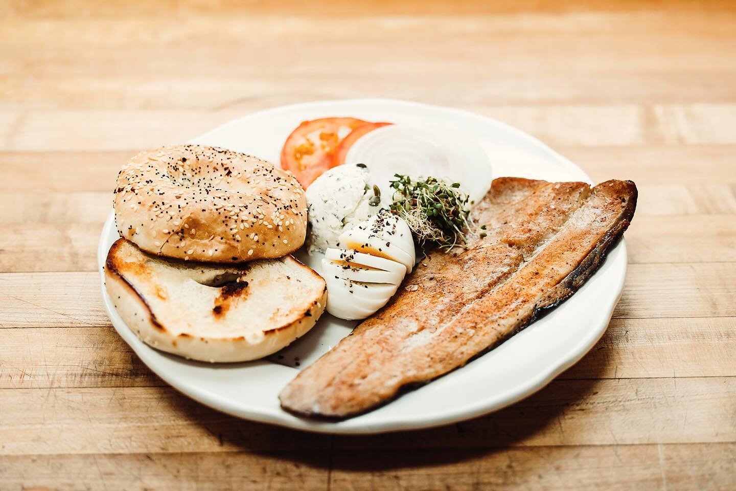 Montana Lox is back! House-smoked trout, dill cream cheese, egg, bagel and all the sides. 

#breakfastallday #loxbagel #cherrywoodsmoked