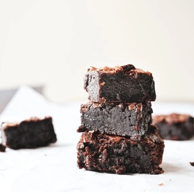 Our latest recipe over on our website is this delicious gooey peanut butter brownie, which is made using our natural rapeseed oil 😍💛