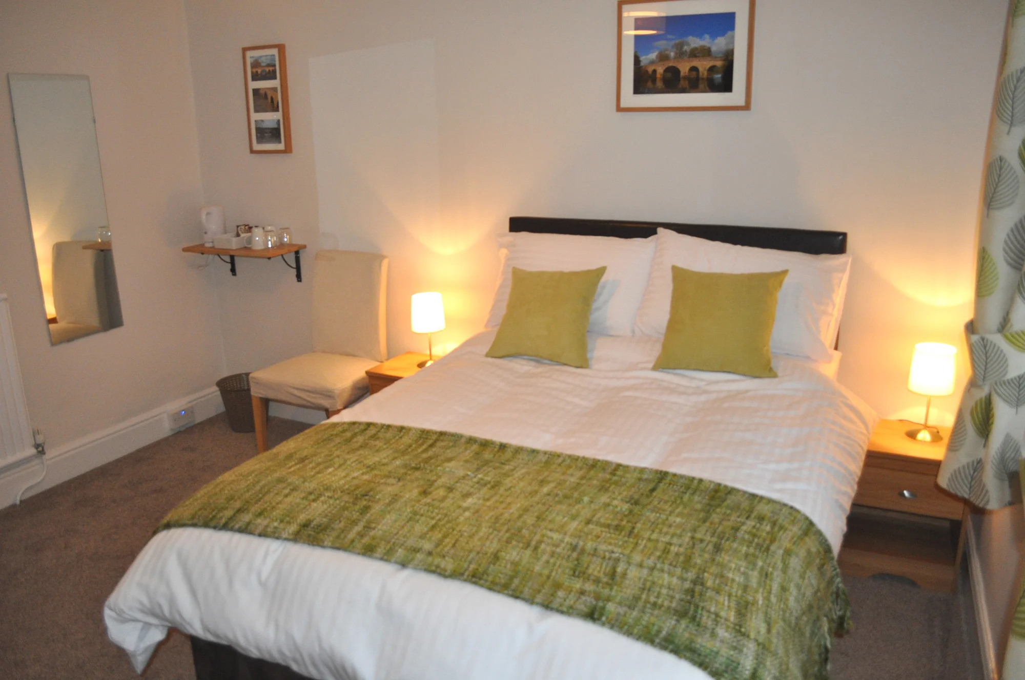 bridges double room with luxury en suite bathroom