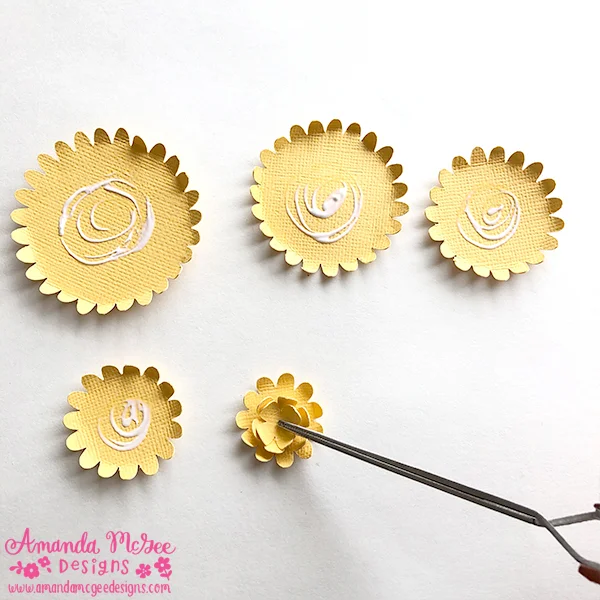 AmandaMcGee_3DFunFlower5Instructions-3.jpg