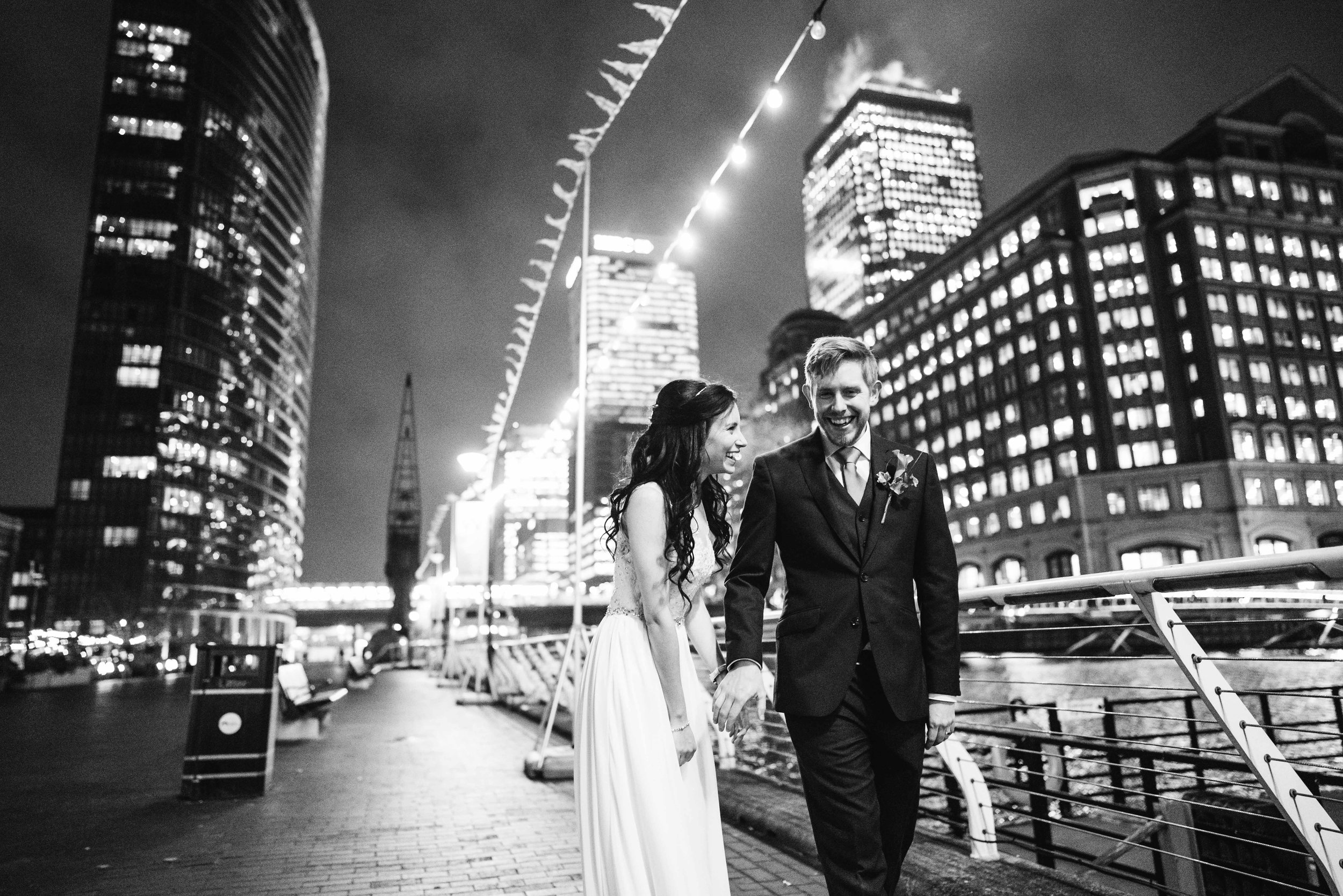 Bride and Groom go for a walk in Canary Wharf