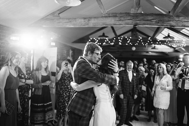 I'm not gonna pretend that I knew today was their anniversary, but thanks to Instagram I do 🤷🏼&zwj;♂️😂 Happy memories of an insanely hot and excllent day last summer! 
@luke_underdown
@arisht7
@goodnestone_park_gardens #londonweddingphotography #l