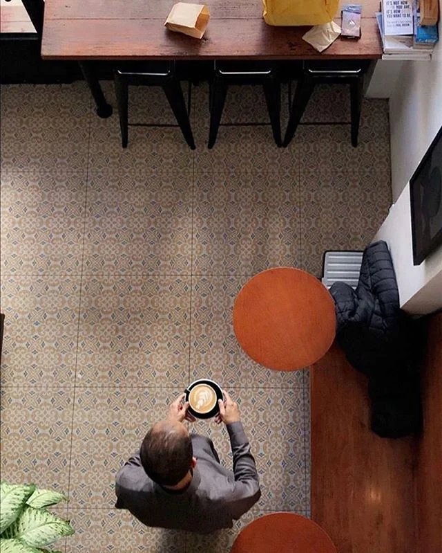 starting Monday out right.
.
📸: @fozan_fh .
#AreWeAwake
.
#PapercupBH&nbsp;#dailycortado&nbsp;#Bahrain&nbsp;#KSA #coffeeshopcorners&nbsp;#Kuwait
