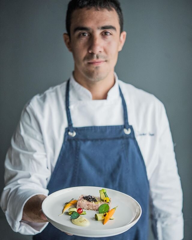 Merci @olivajavier_ pour ces belles photos chez @magueyparis ! Ils nous tardent de vous retrouver et de continuer &agrave; cultiver nos jeunes pousses pour vous tous 🌱🌱#cantwait .
.
.
#guidemichelin #gastronomie #gastronomiefrancaise #artofplating 