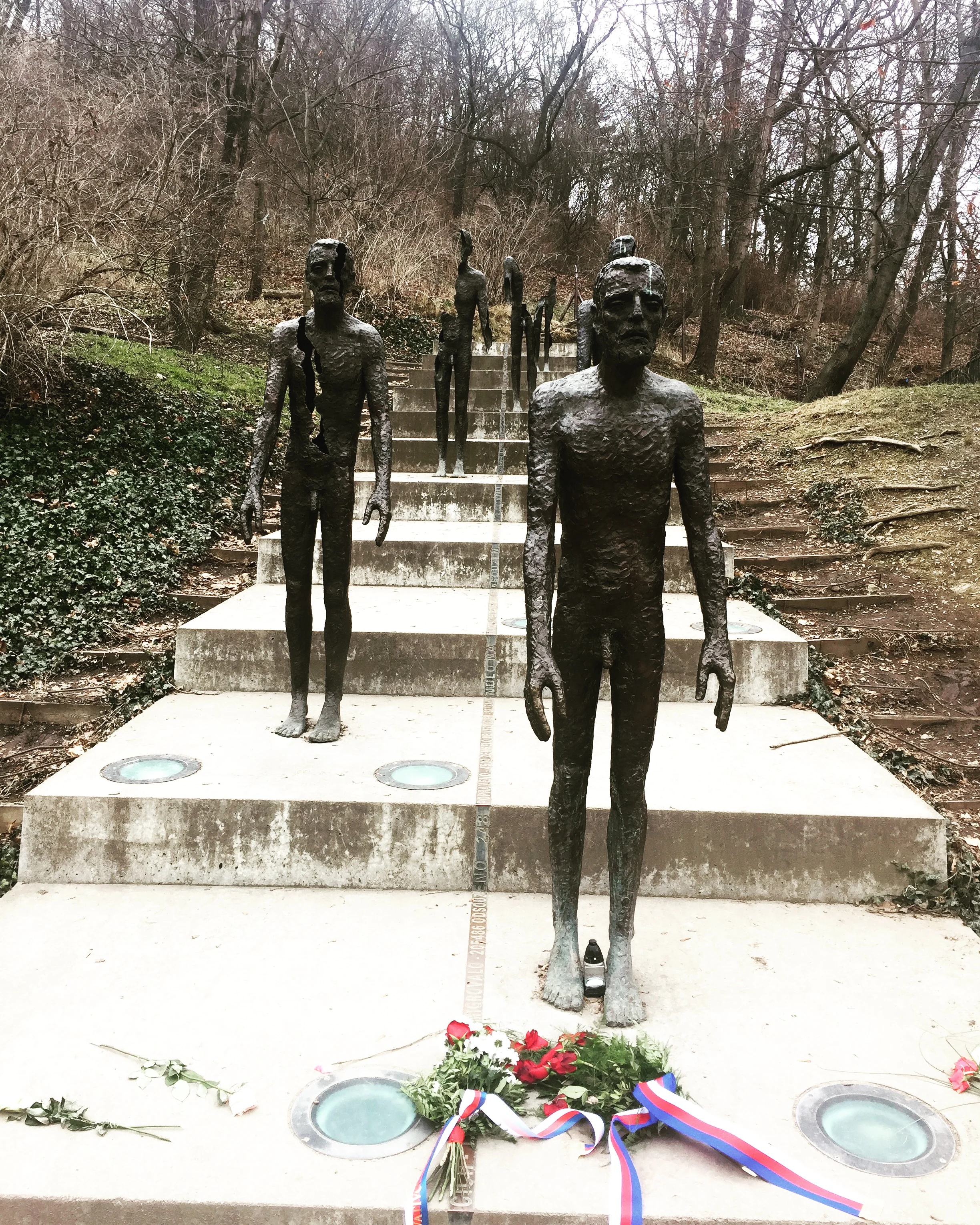 memorialofcommunism.jpg