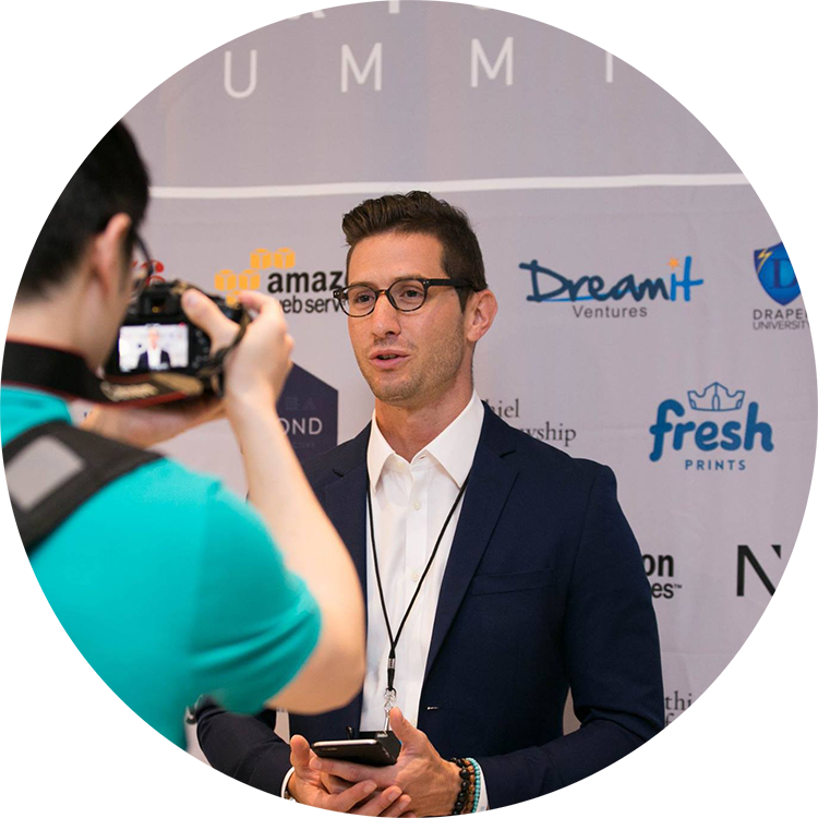 JONATHAN MAXIM Growth hacking agency owner at K&J Growth. Forbes-Featured tech founder of Vea Fitness. Creator of Absolute Athlete: Fitness based on Meditation.