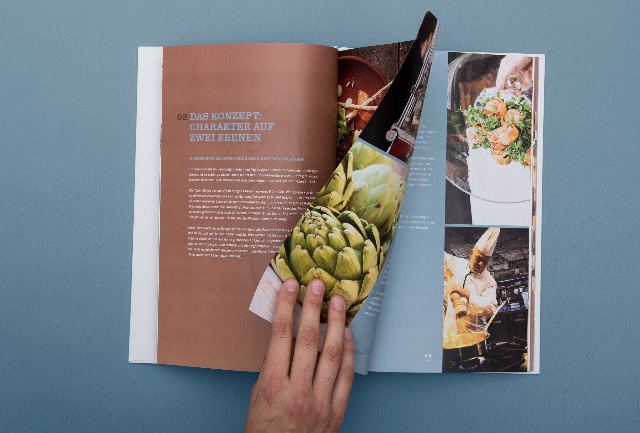 Ansicht einer Doppelseite im Buch "Übersee Restaurant" – von sons of ipanema für Maison van den Boer