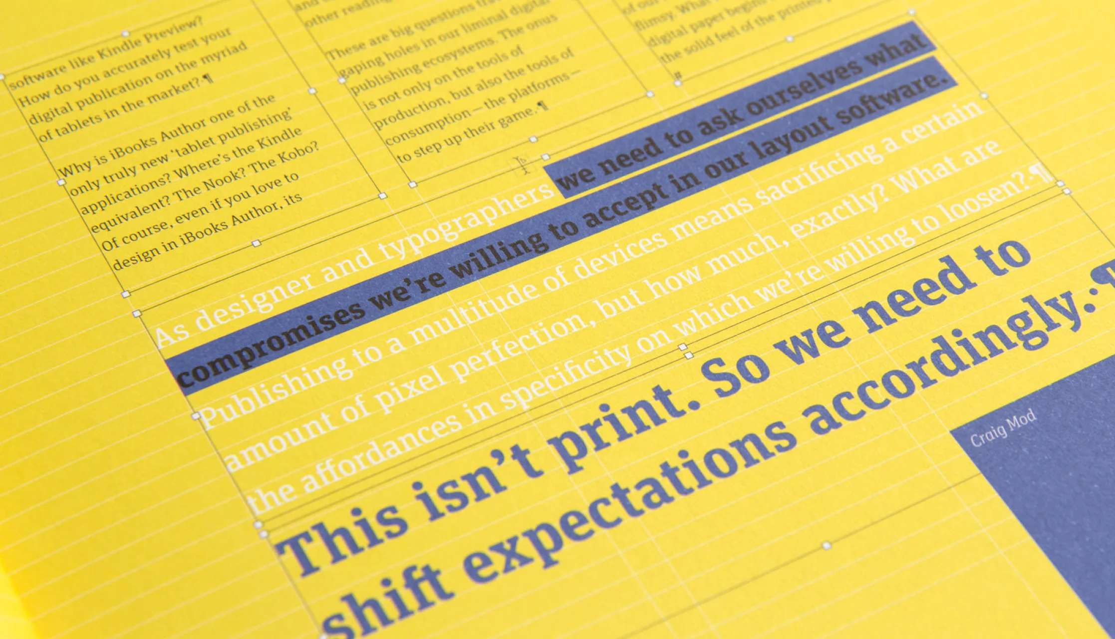 Typografische Details aus dem Magazin 8 Faces, welches von dem Studio für Kommunikationsdesign sons of ipanema in Köln gestaltet wurde.