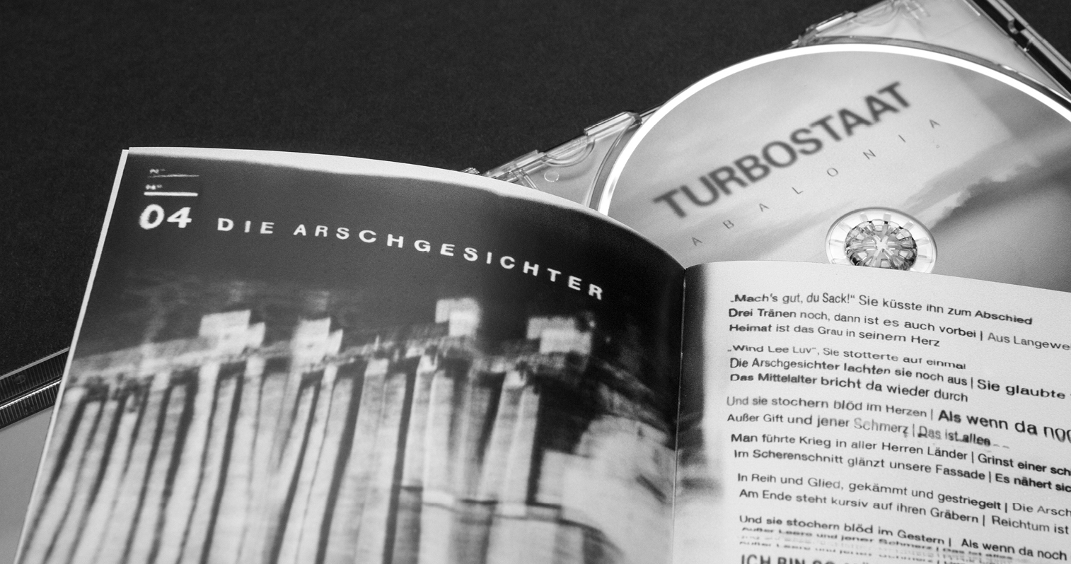 Die sons of ipanema haben das neue Turbstaat Album "Abalonia" gestaltet