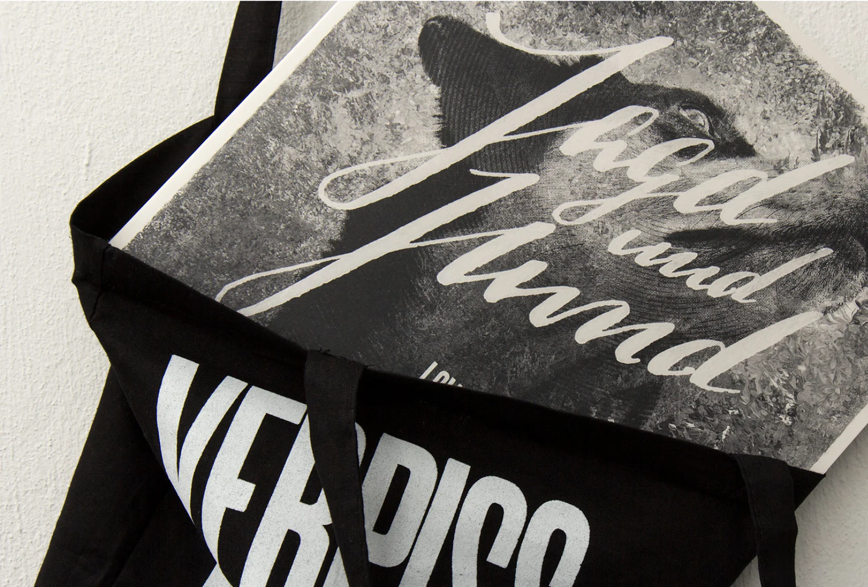 Album Cover "Jagd und Hund" von Love A, gestaltet von den sons of ipanema
