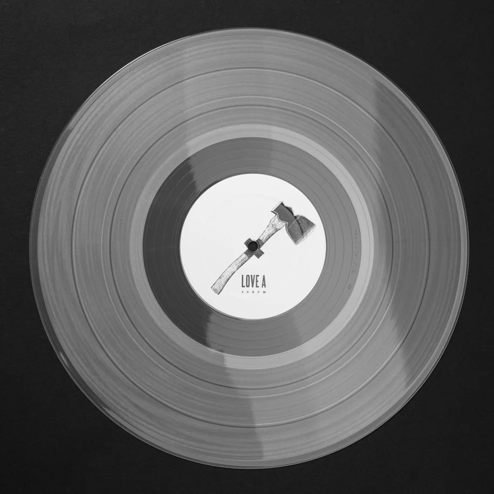 Love A und Koeter haben sich für transparentes Vinyl entschieden.