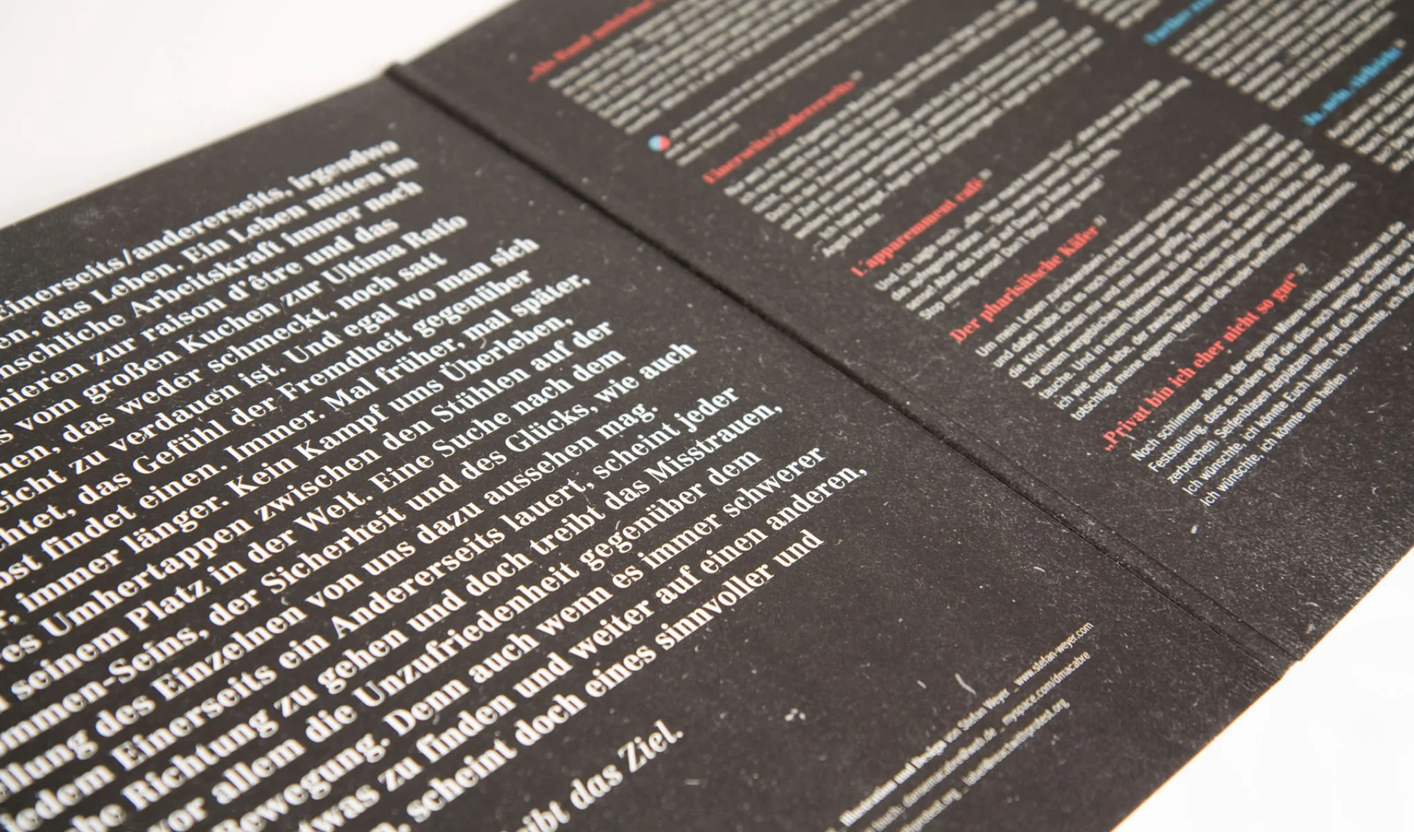 Typografie der Innenseite des Gatefold-Covers von Danse Macabre.