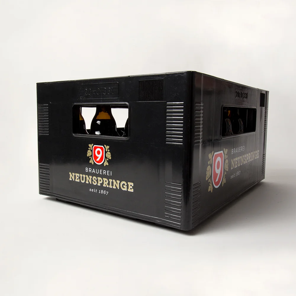 Damit die Flaschen sicher transportiert werden können, haben wir natürlich auch den passenden Bierkasten gestaltet.