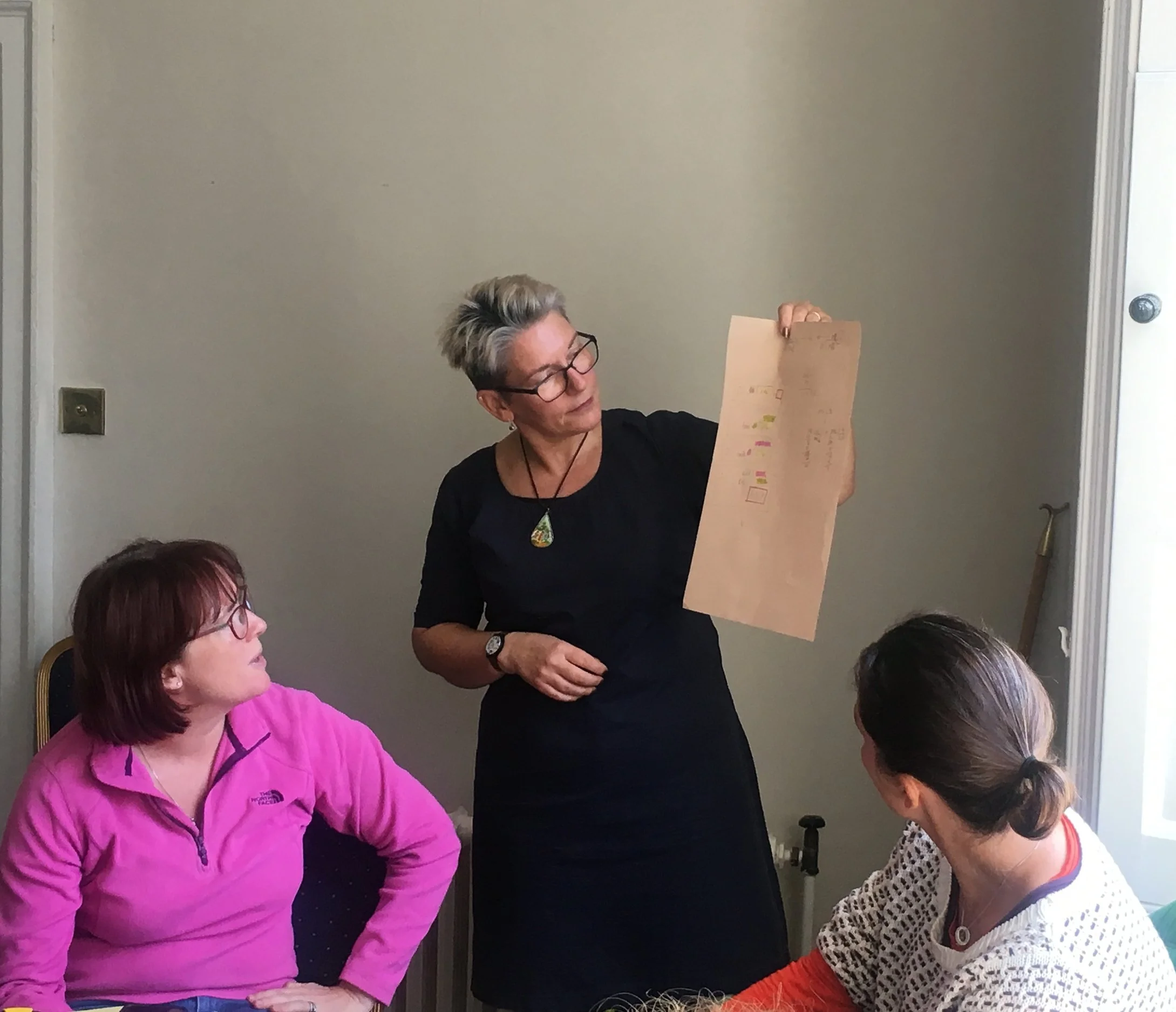 Tina Hunter leading a Bell House course on strategies for parents to help their children with dyslexia