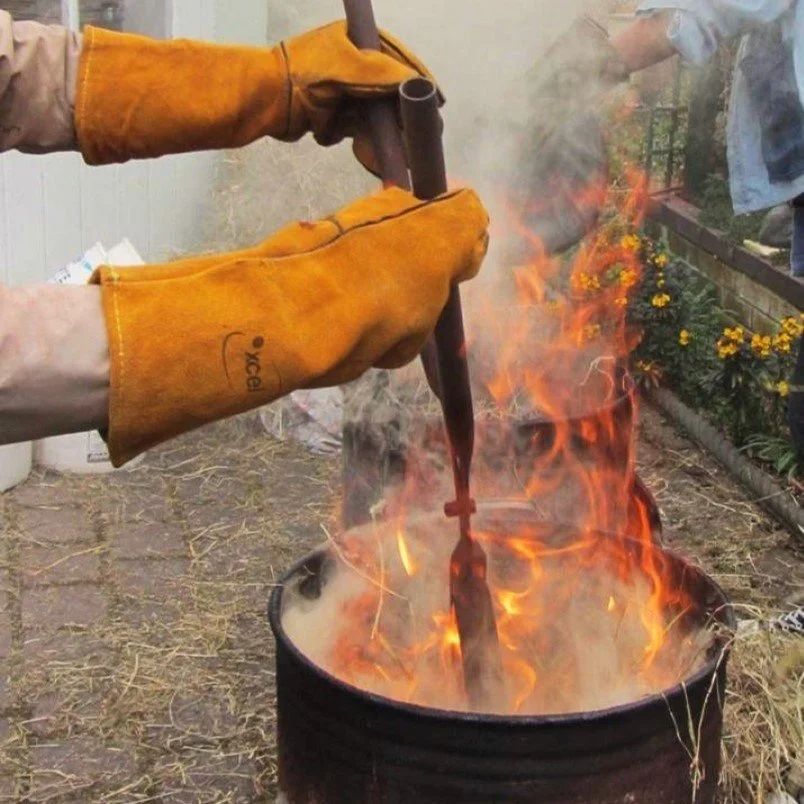 Intermediate Throwers: Raku Experience led by Andy Mason/Gaby Mlynarczyk