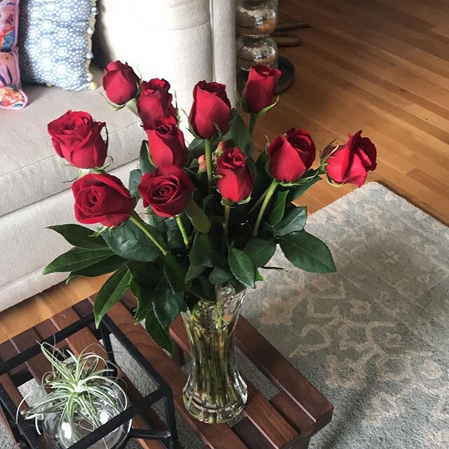 Red roses from my hubby of 25 years today 🥰💕🥰Time flys when you&rsquo;re having fun!  Love this man!  Our Anniversary 🤗#ignitejewelrystudios #riverviewstation #anniversary #svfal
