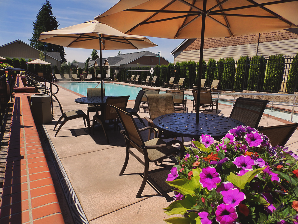 Vancouver-Washington-Mission-HIlls-luxury-apartments-pool-2.png