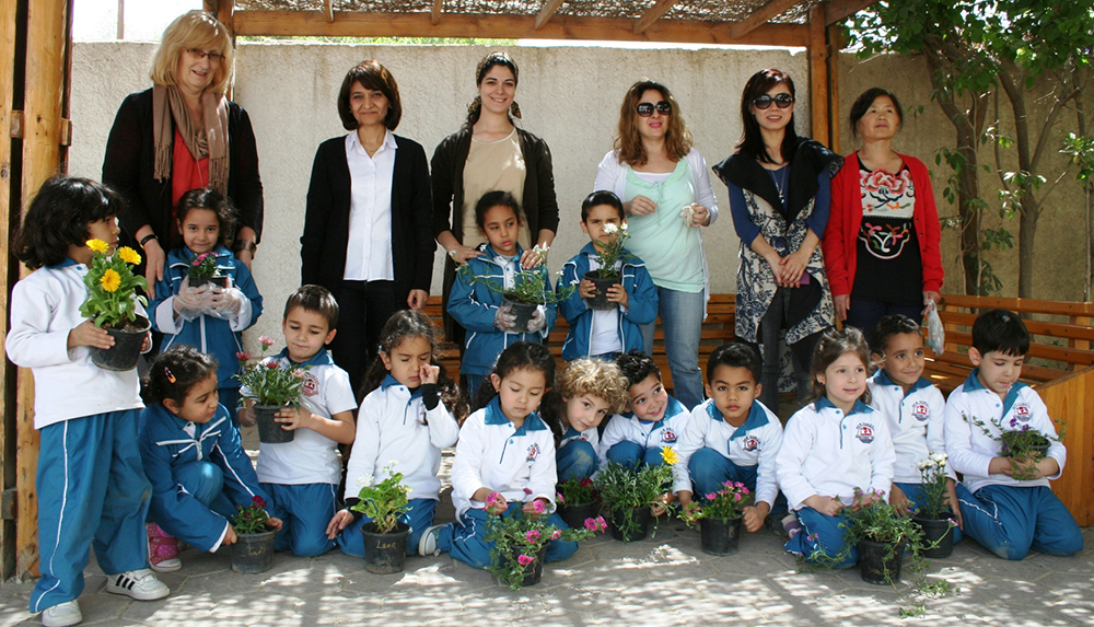 March 27, 2013 Planting Foundation 05.JPG