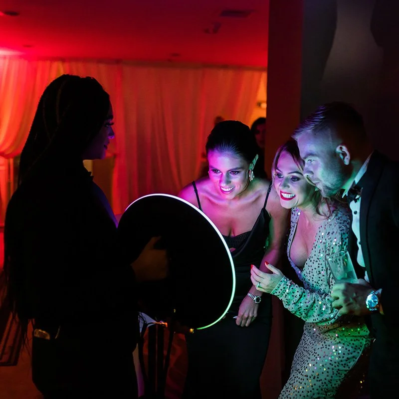 roaming-photo-booth-happy-guests.jpg