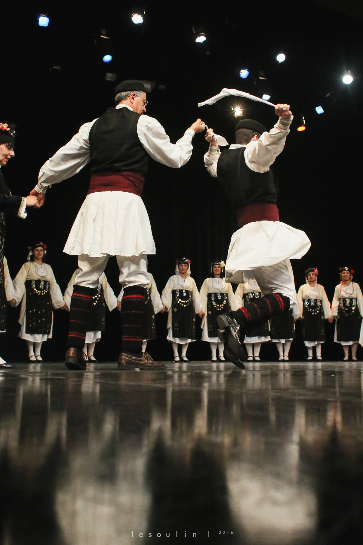 greek dances - tesoulin -5.jpg