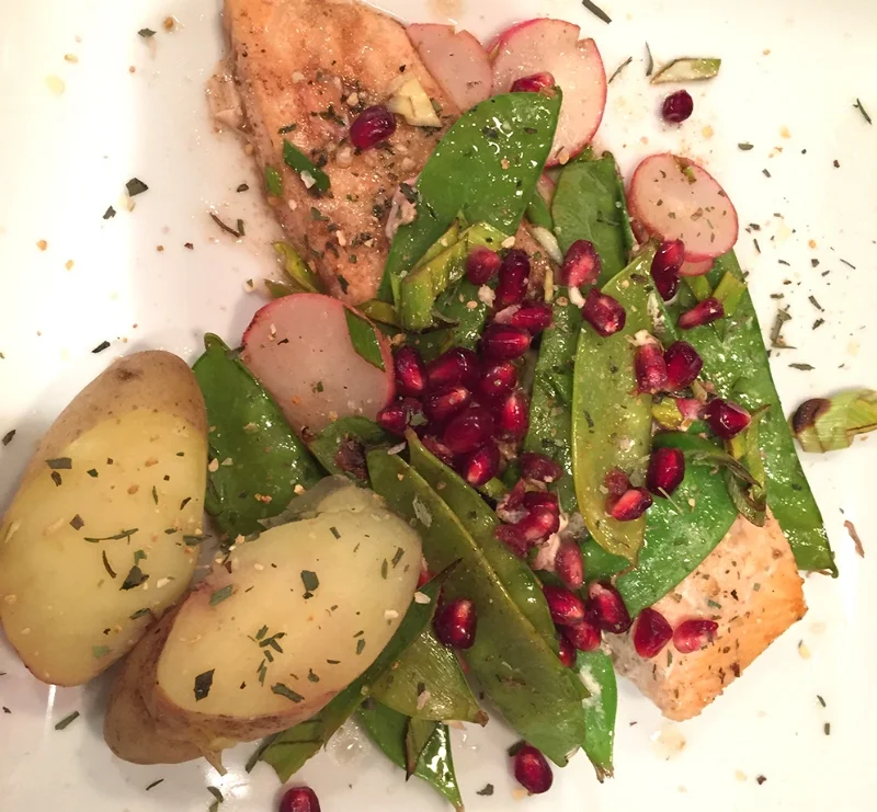 Broiled Salmon_snpwpeas_pomegranates.jpg