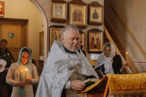 Creating Holiday Inclusion in the Workplace through Observing an Orthodox Christmas and a Western Christmas (Copy)
