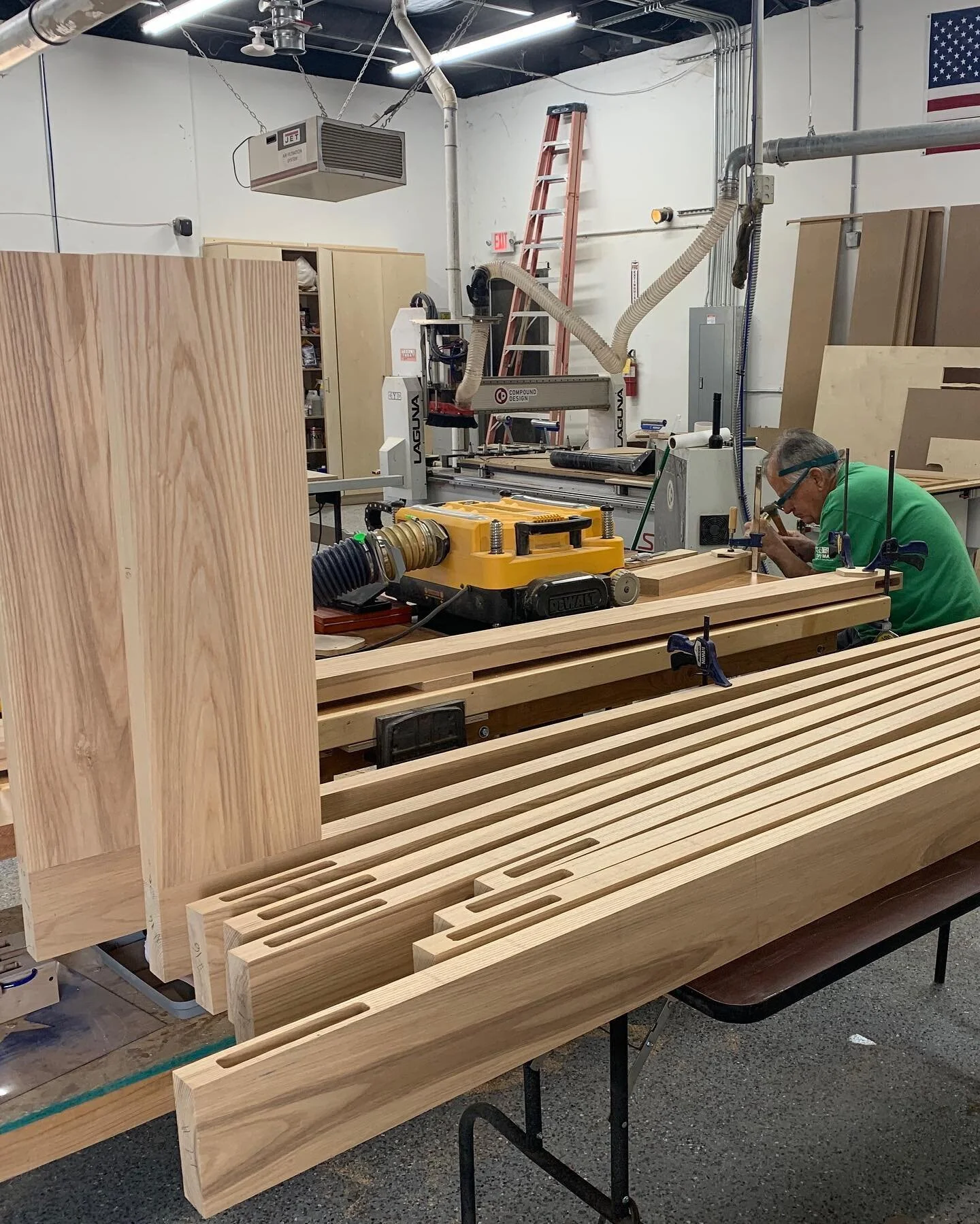 Do you need a custom door? We do that! 

#custom #construction #remodel #elpaso #elpasohomebuilder #hardwood #doorfactory