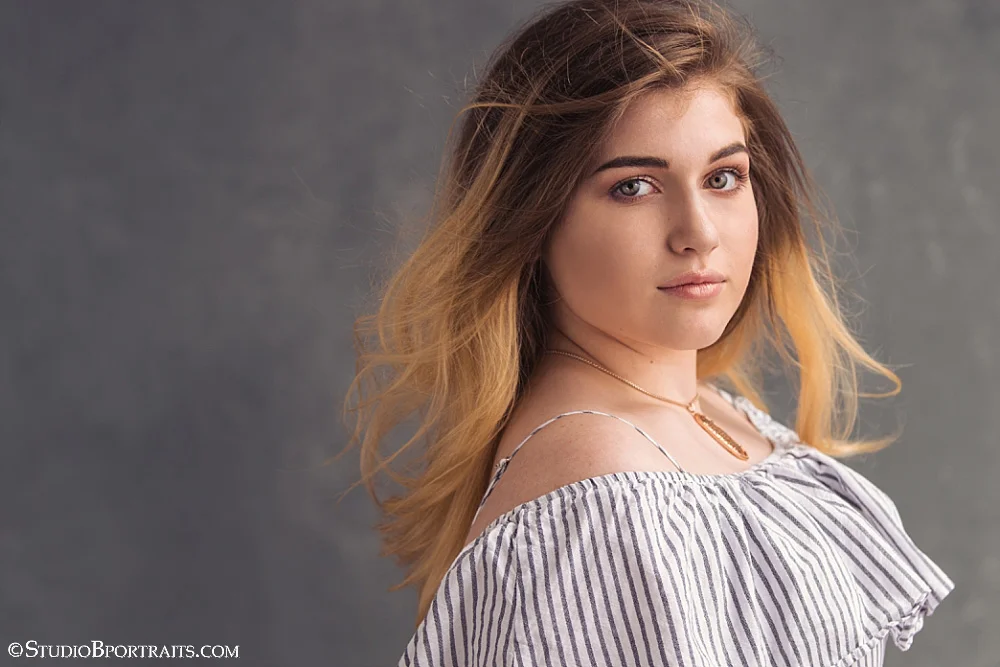 Studio B Portraitsw_Best senior pictures photographer in Seattle_pretty girl in ruffle top_0128.jpg