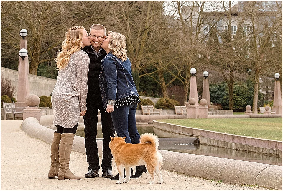 Studio B Portraits_upscale casual family portraits bellevue park.jpg