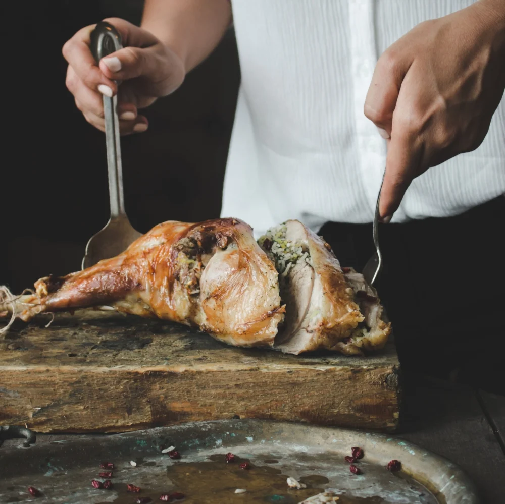 cuttingturkey.jpg