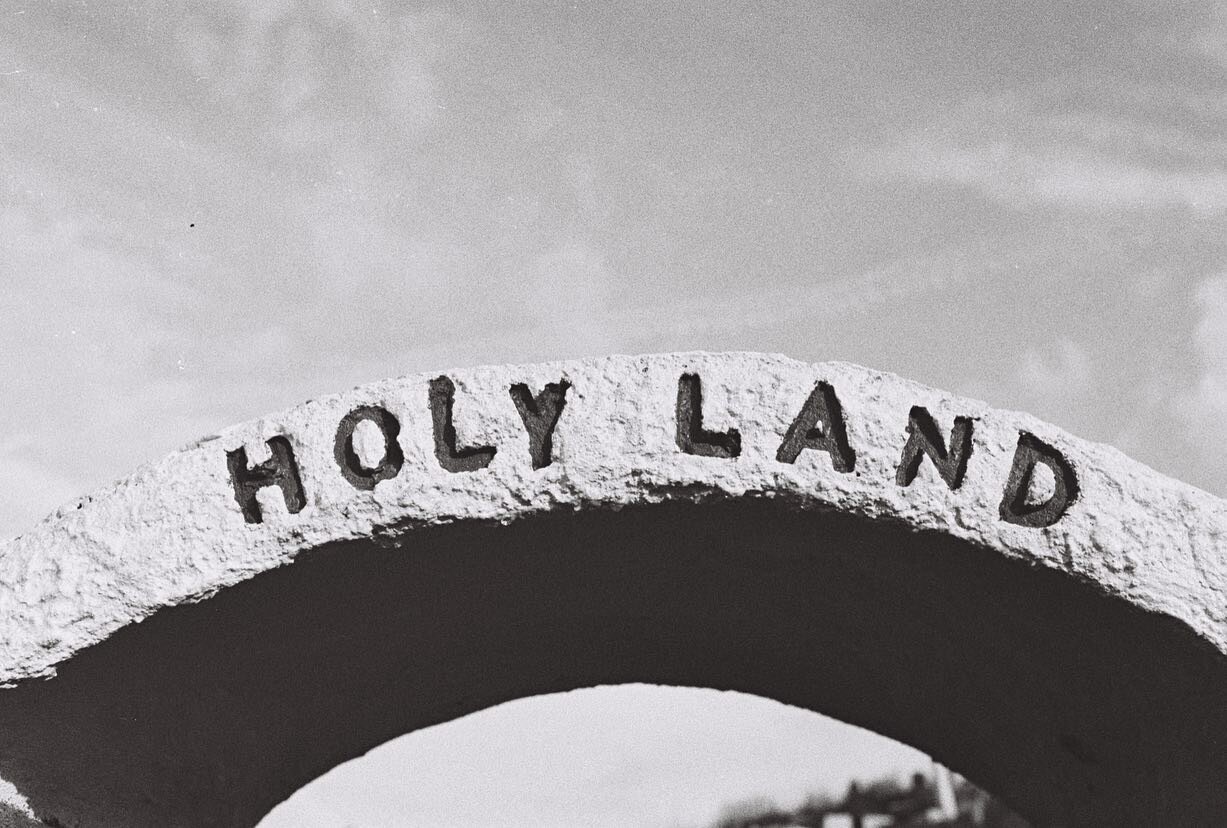 #holylandsusa #abandoned #themepark #ilfordhp5 #blackandwhitephotography #film #filmphotography #canon #canoneos650 #travel