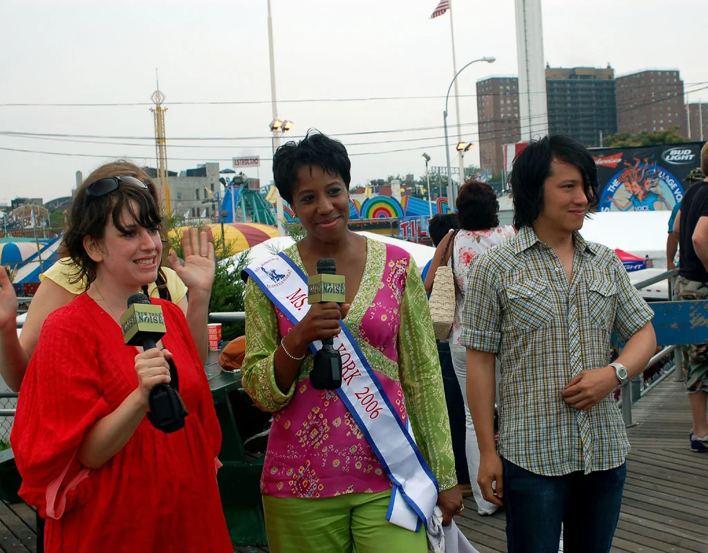 The Rogers Sisters with Ms. New York during New York Noise segment