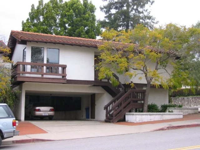 exteriorofbuilding888.jpg