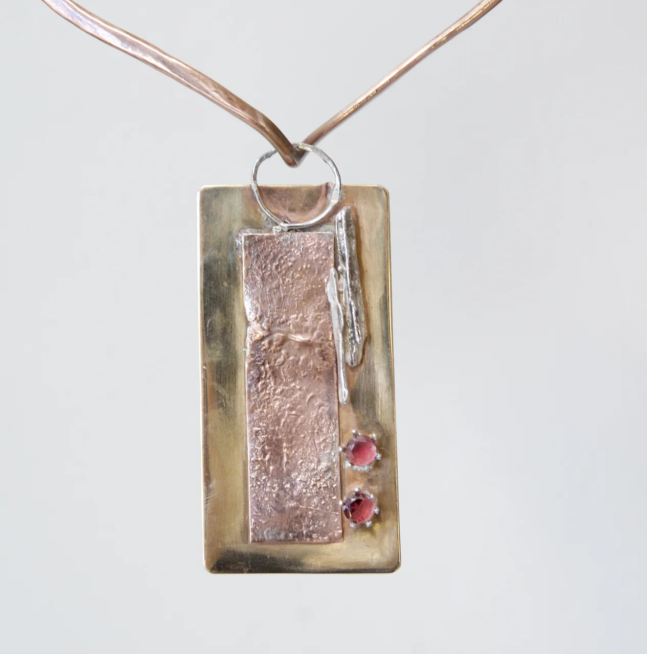 Mixed Metal Vertical w/Garnets