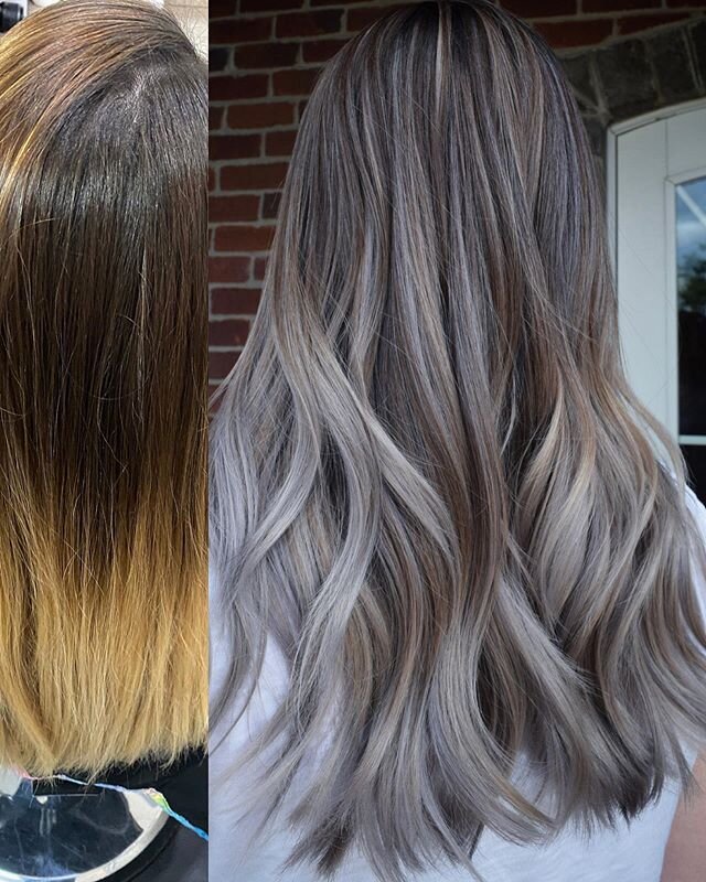 Ashy Babylight blend 💙
Did a bunch of baby lights on my friend Alice&rsquo;s hair to blend her grown out balayage with her base. Picture on the left is what she came in with, picture on the right is the final result. 👏🏻😍 Lifted with @guytang_myde
