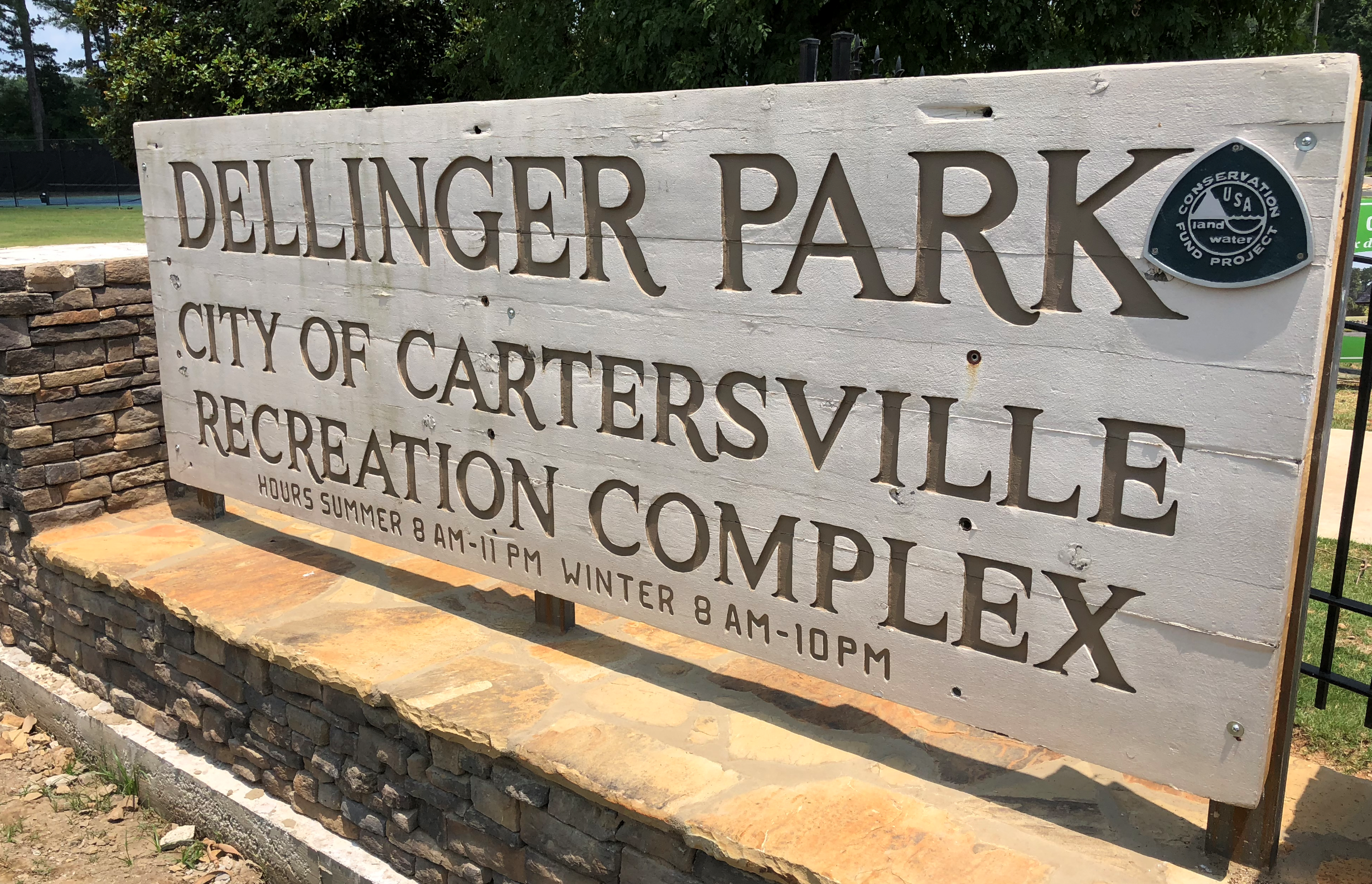 Dellinger Park sign.png
