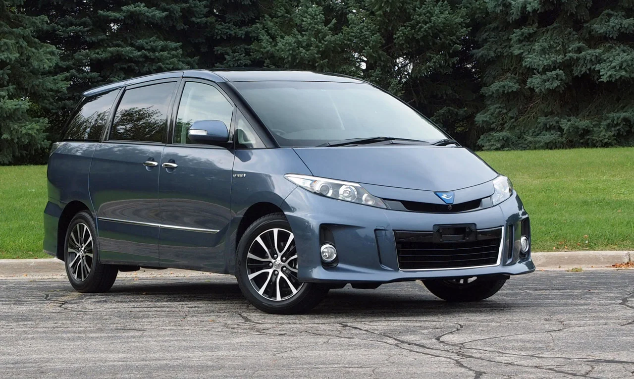 toyota-estima-hybrid-minivan-1-1.jpg