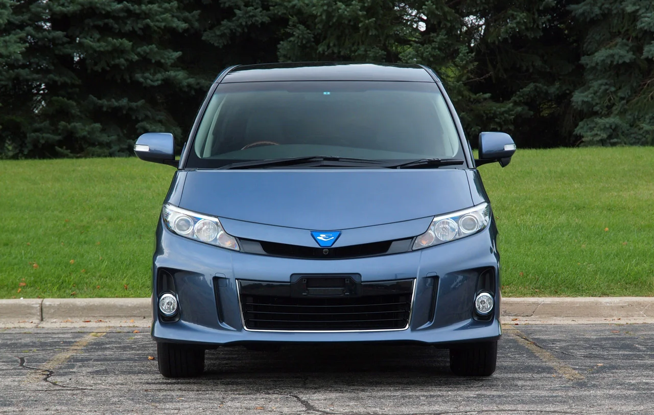 toyota-estima-hybrid-minivan-4-1.jpg