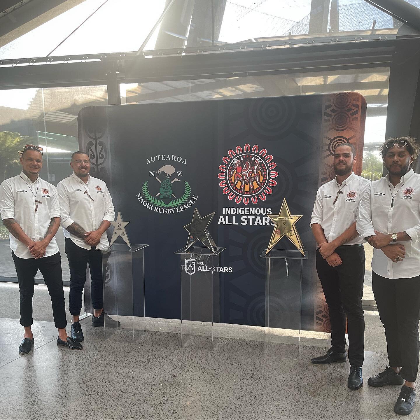 The brothers looking fresh at the official Nrl allstars dinner 👣🔥

#muggera #muggeradancers #sydney #dance #ceremony #culture #koori #australia #murri #yugembeh #minjungbal #mununjali #newzealand #moari #nrl #nrlallstars #indigenousallstars #moaria