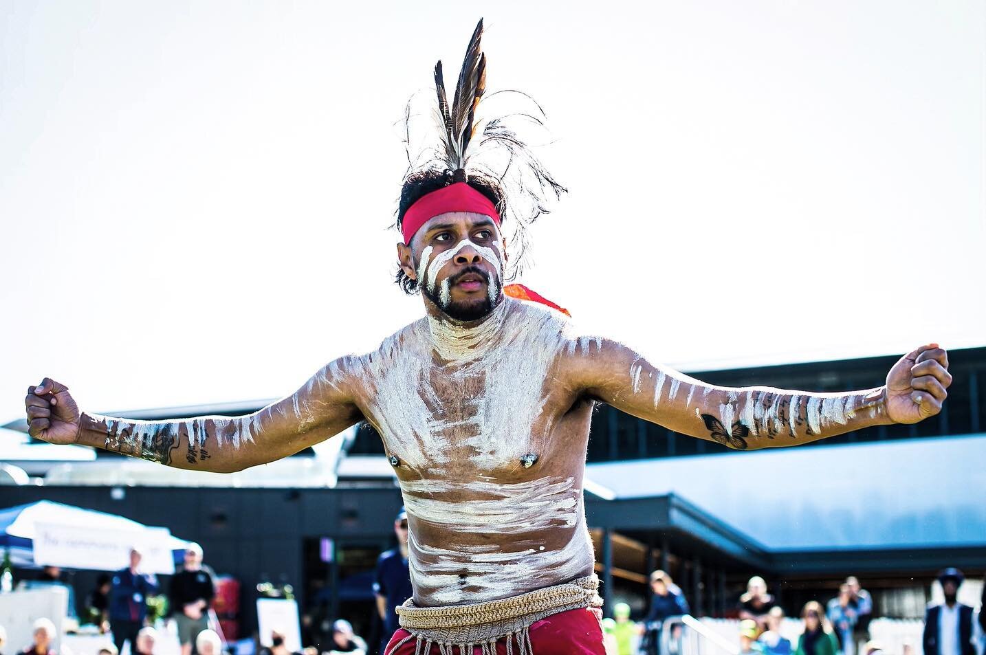 Hey mob 🙌🏽

Some recent snaps of the brothers doing their thing at cricket NSW Cricket Central Community Open Day 👣⚡️⚡️⚡️

#muggera #muggeradancers #sydney #dance #ceremony #culture #koori #australia #murri #yugembeh #minjungbal #mununjali #cricke