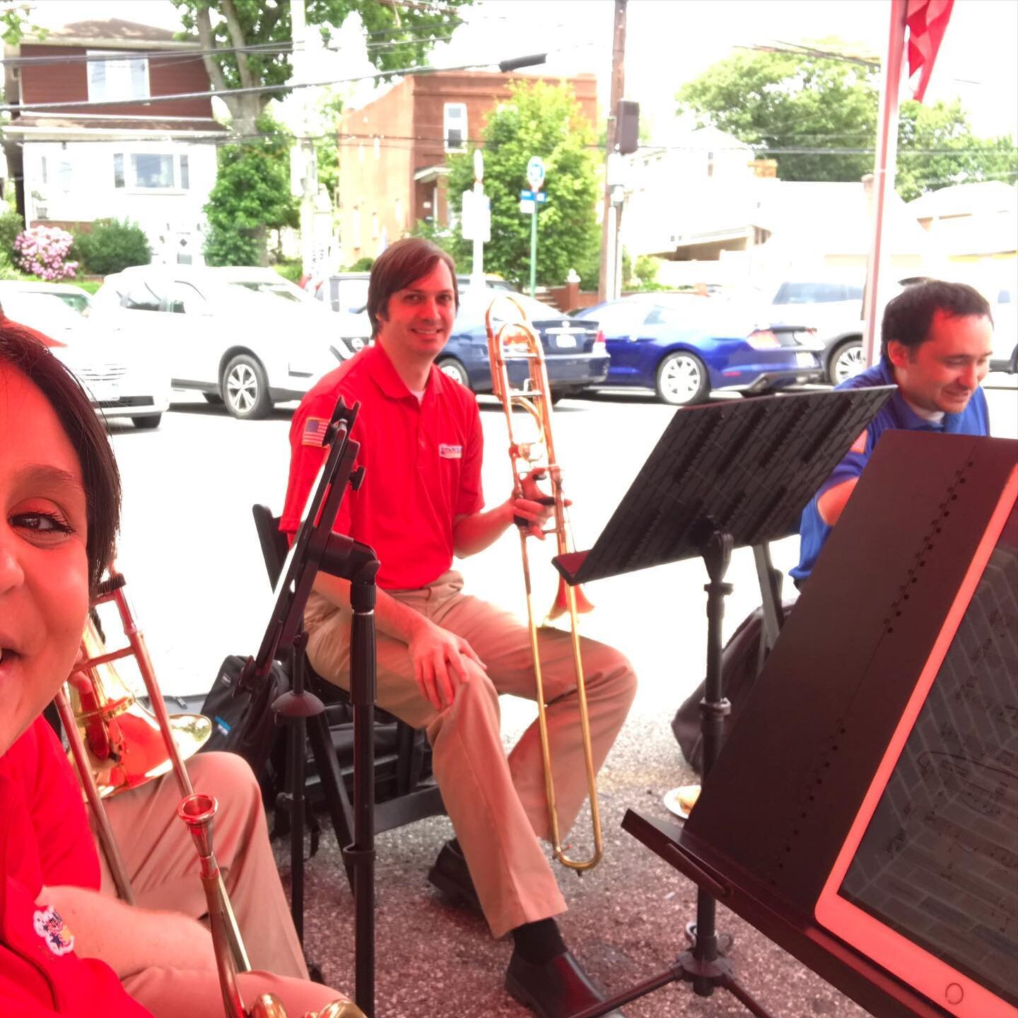 Very cool playing with @patriotbrass for Flag Day in Staten Island! Awesome Veterans at the concert, great people who run these events, and @manhattanskier broke out the tenor horn! (@andykemp_tpt and @rmcbridedrums were on the other side 💪🏽)
.
.
.