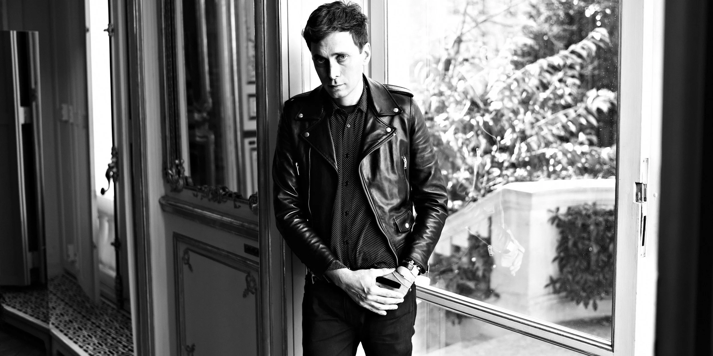 Hedi Slimane por Harpeer's Bazaar